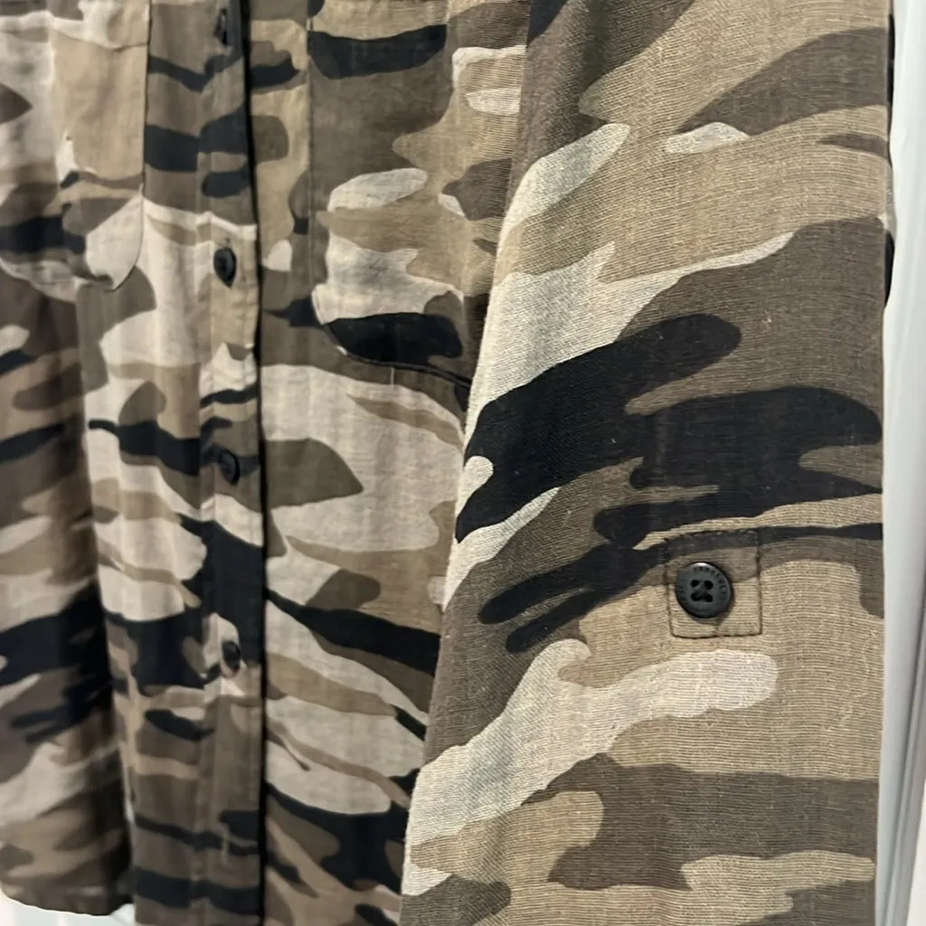 Sanctuary Steady Camo Boyfriend Shirt Long Sleeve Button Down Medium - Image 5