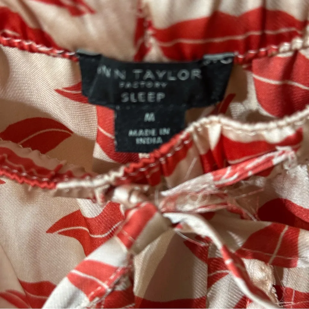 Ann Taylor 2 Piece Long Sleeve Pajama Set with Red Lips Size Medium - Image 9