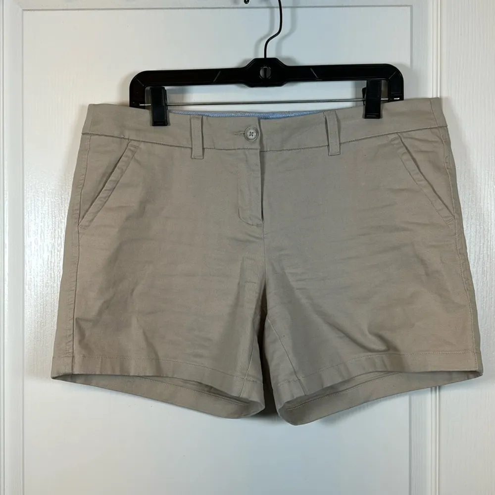 Southern Tide Driftwood 5" Caroline Shorts Size 10 EUC #7203 - Image 2