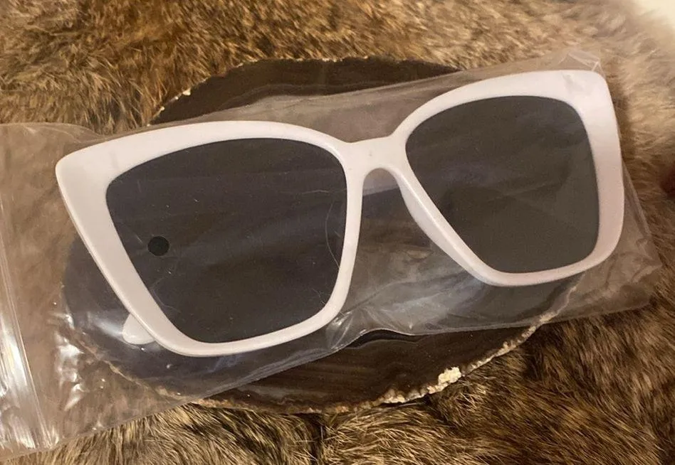 New Without Tag White Fashion Sunglasses - Image 4