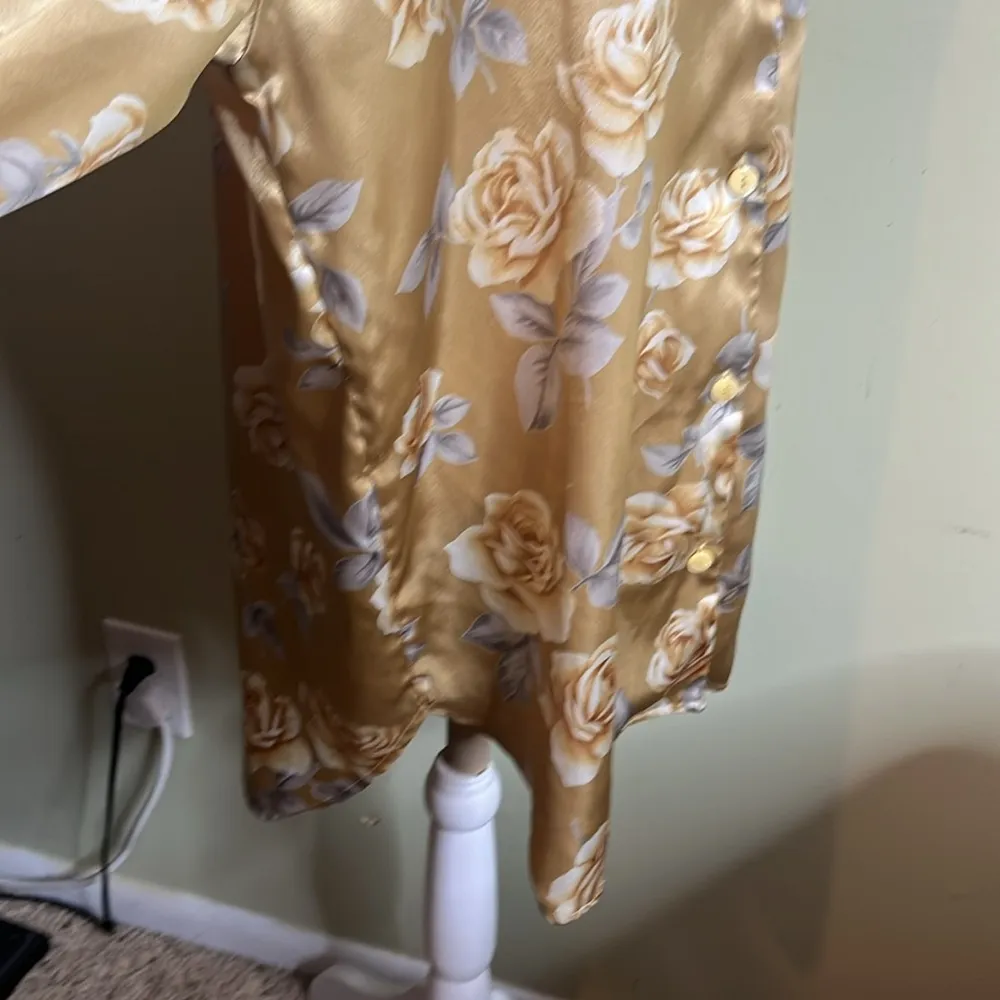 Victoria’s Secret Floral Satin Button-Up sleep dress Shirt - Image 5