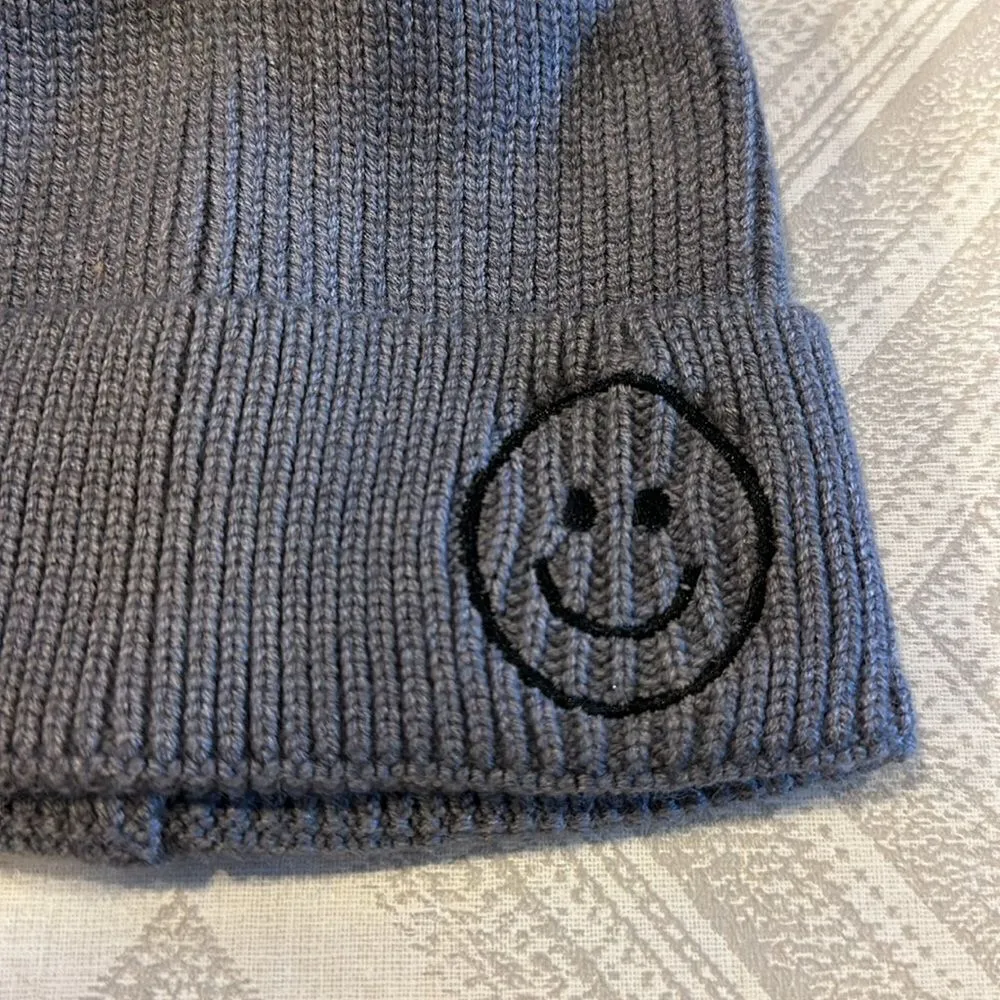 No Brand Women’s Grey Acrylic Winter Hat, Embroidered Smiley Face & Real Fur Pom Black - Image 2