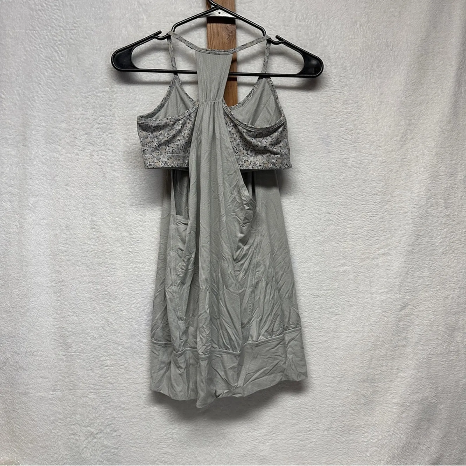 Lululemon No Limits Tank in Silver Spoon‎ / Petite Fleur Silver Spoon Size 6 - Image 6