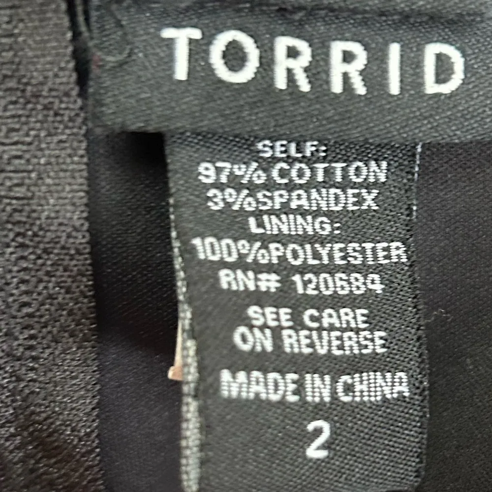 Torrid Blouse Top Size 2X Black Floral Fit And Flair Key Hole Top Sleeveless - Image 5