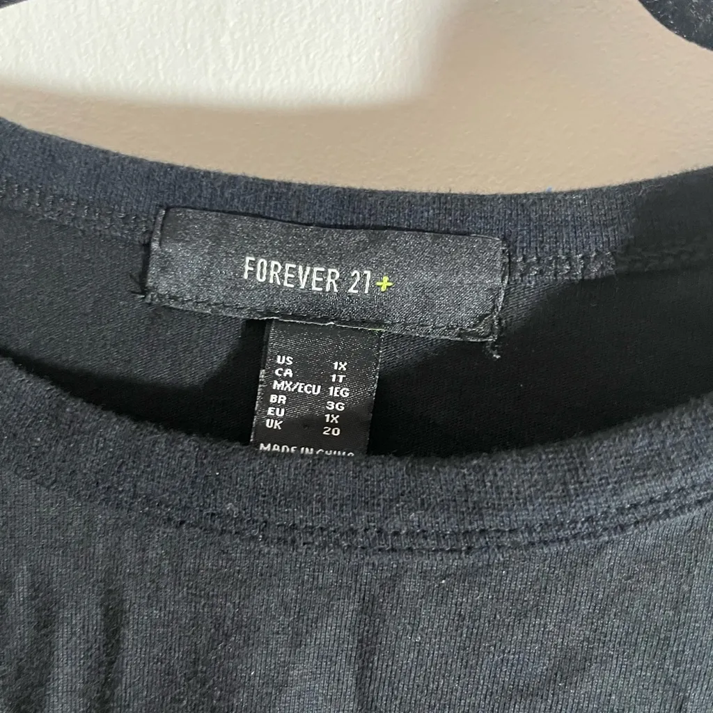 Forever 21 Black Oversized Boyfriend Tee - Image 2