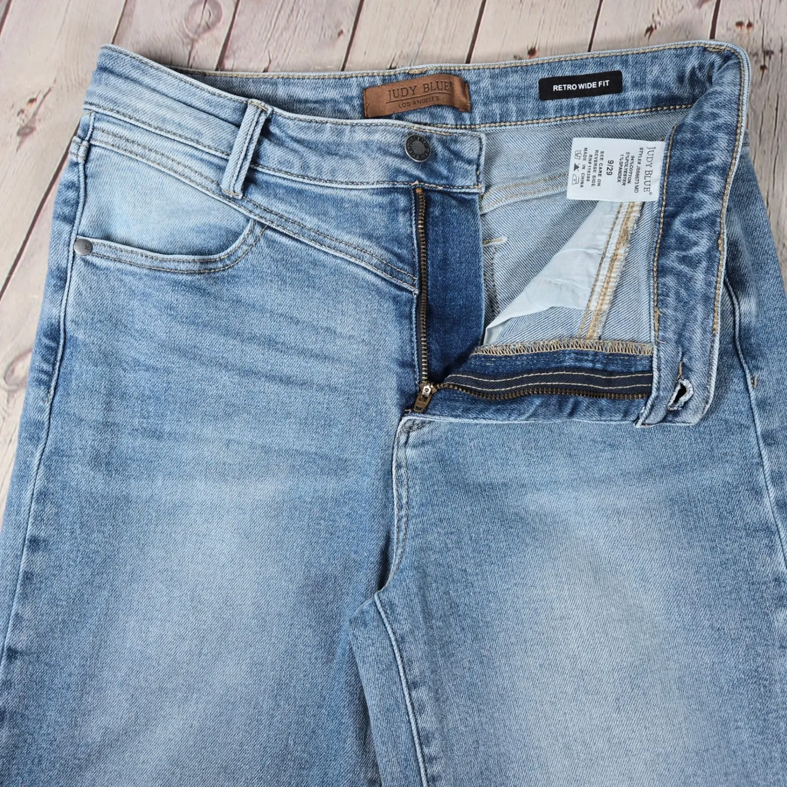 Judy Blue Front Yoke Retro Wide Fit Jeans Light Wash Denim Women's 9 29 JB88673 - Image 4