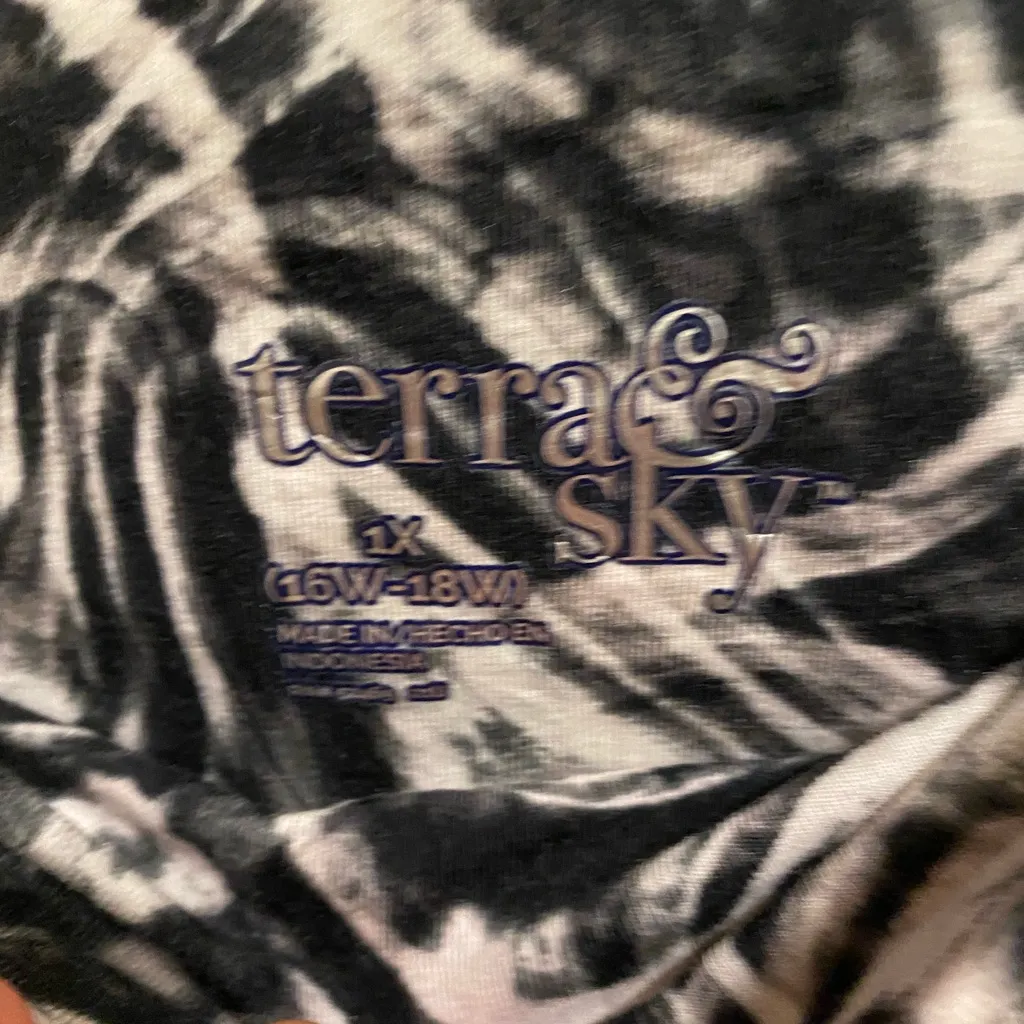 Terra & Sky Womens Leggings 1X XL 16W 18W Black & White Swirl Pattern - Image 4