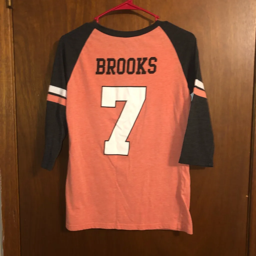 Garth Brooks World Tour Band Merch Casual Lightweight Tee Size Medium Pink - Image 7