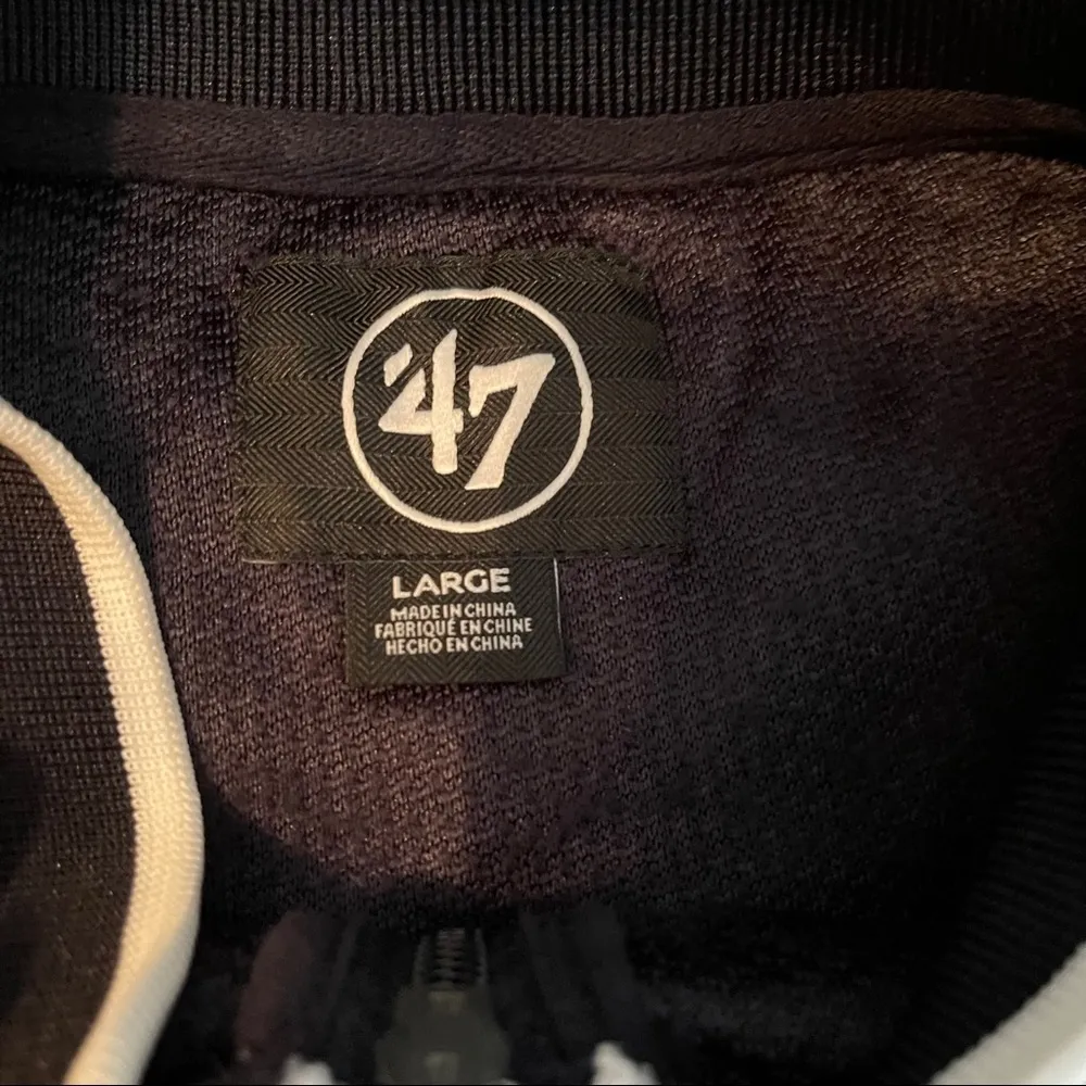 47 NAVY BLUE & WHITE FULL ZIP SHERPA VEST LARGE - Image 3