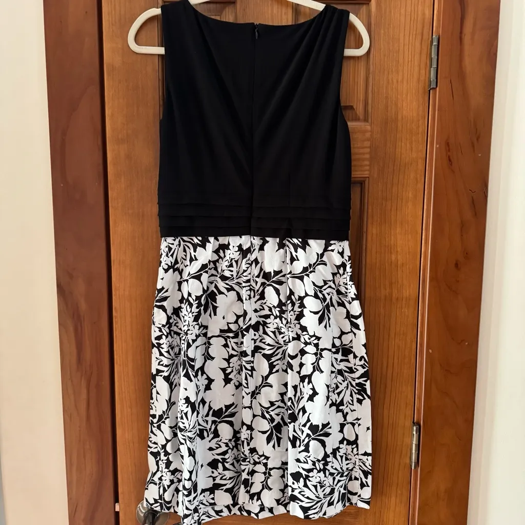 Lauren Ralph Lauren Dress Women’s 10 Fit Flare Black White Floral Pleated Skirt - Image 5