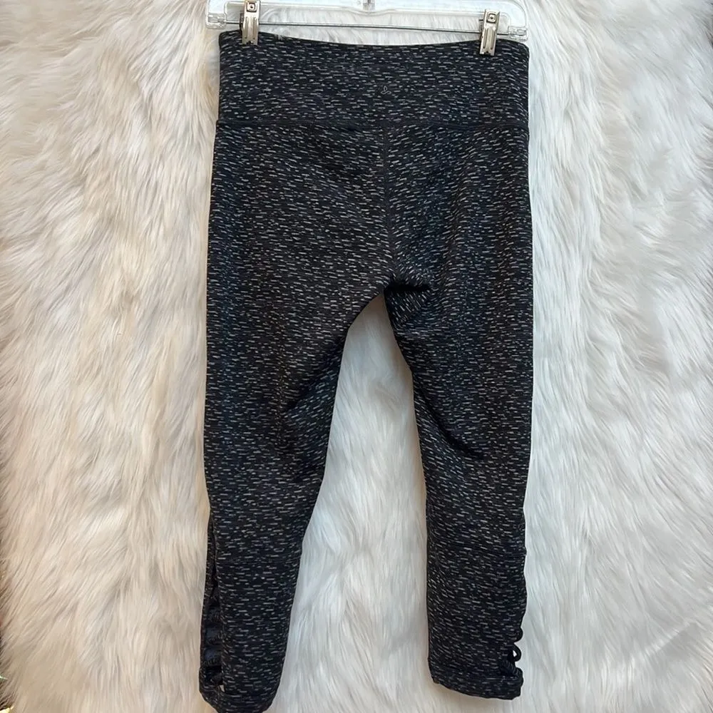 PrAna naturale Capri leggings yoga speck black charcoal gray lattice lace - Image 9