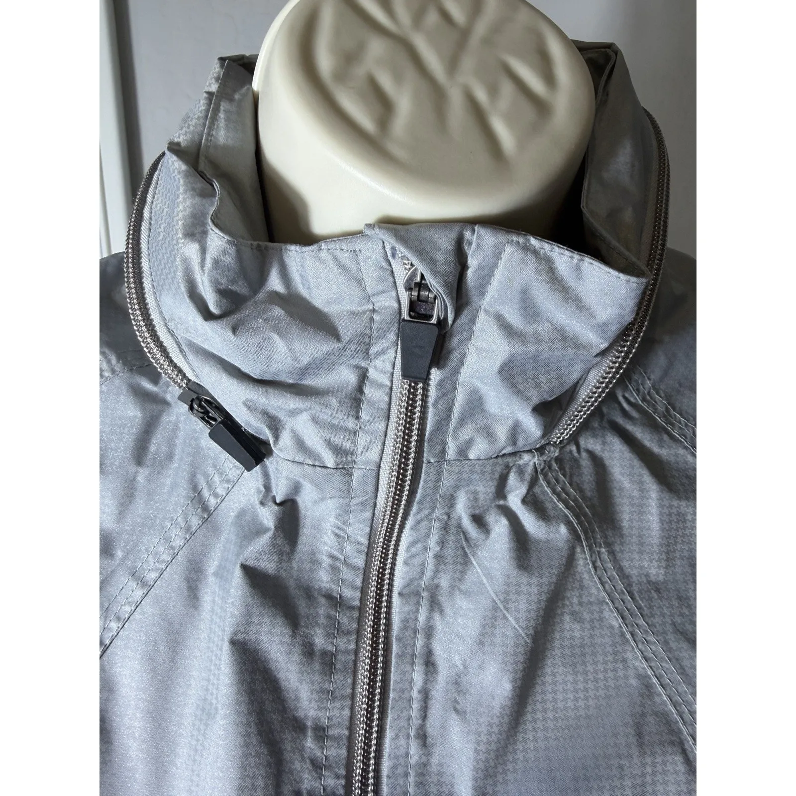 EUC: Avalanche Women Weather Shield Small Waterproof Jacket Gray/Silver Active - Image 2