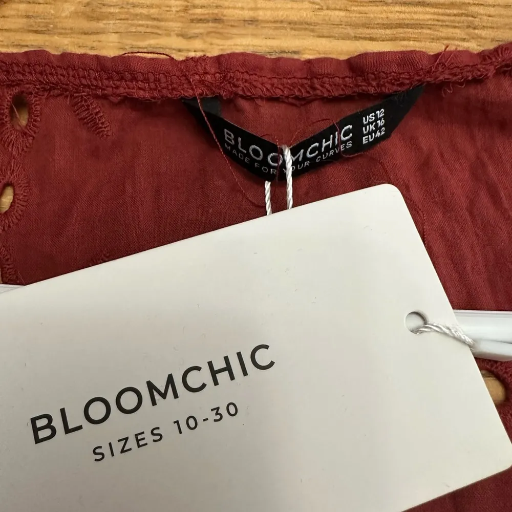 Bloomchic Red Eyelet Peplum Top Size 12 - Image 9