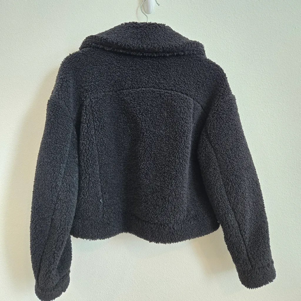 Lululemon  Textured Fleece Button Jacket Black Teddy Jacket Size 6 - Image 4