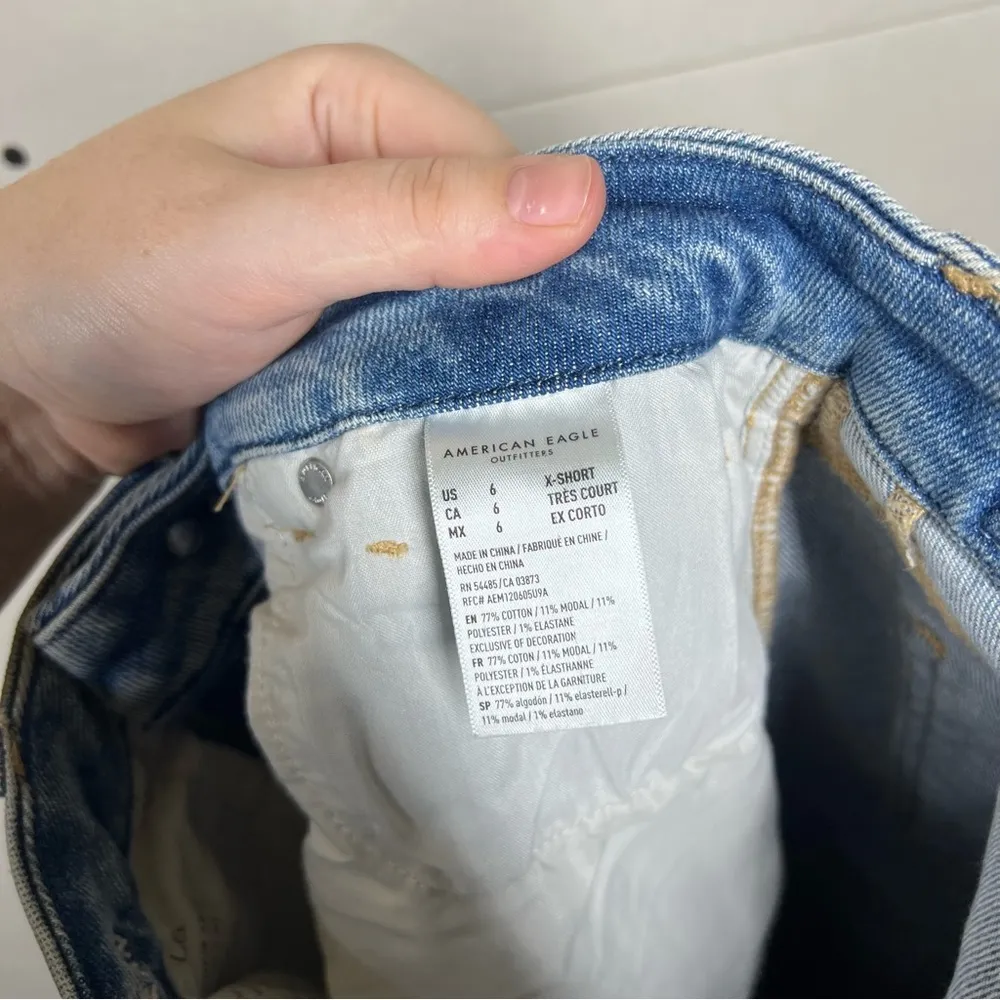 American Eagle Curvy Mom Jean Size 6 EXTRA SHORT - Image 9