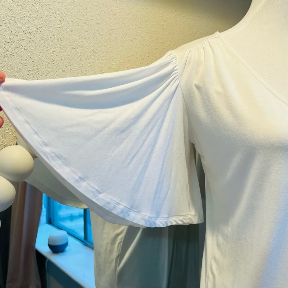 DOWN EAST white top size medium new with tag butterfly sleeves pleated - Image 3