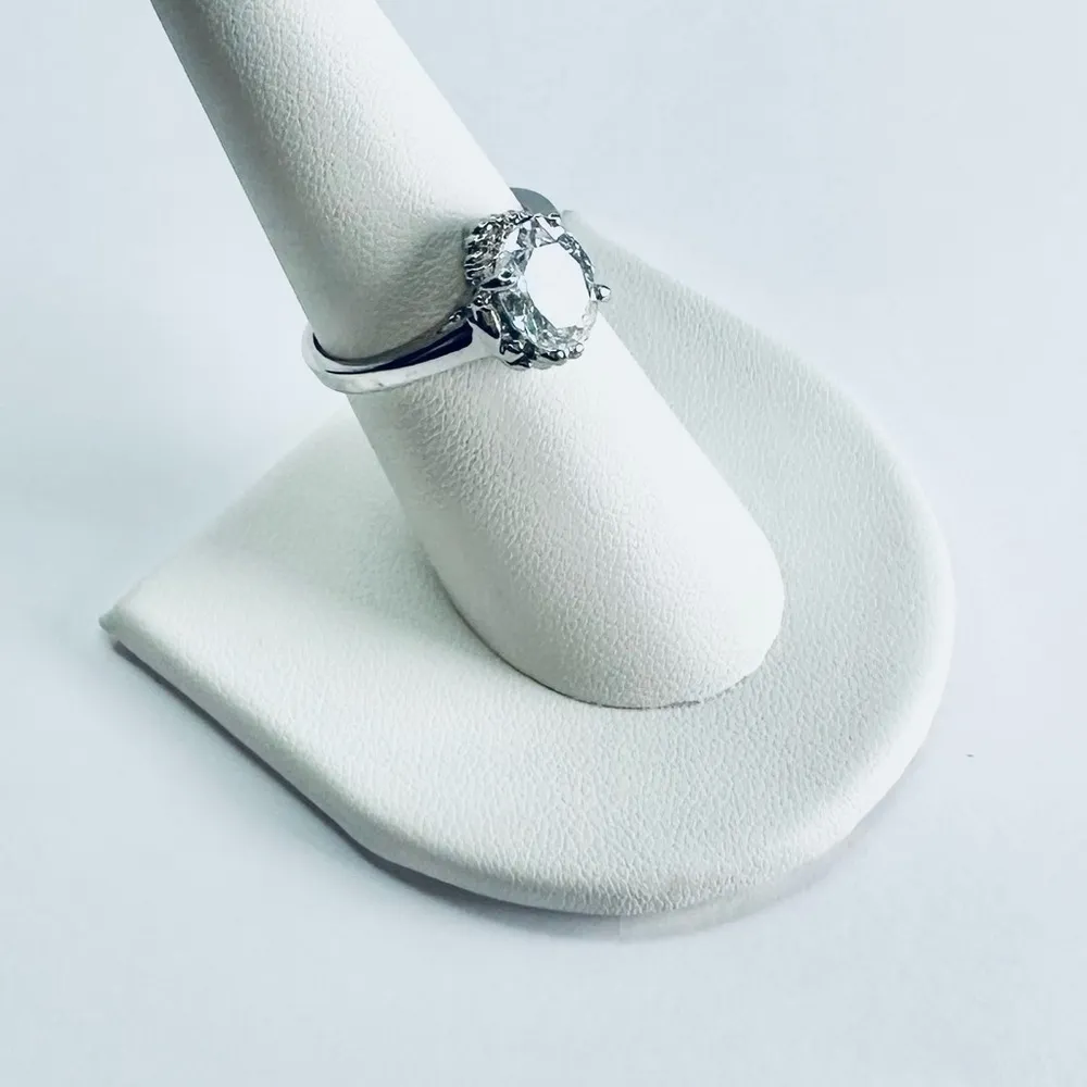 CLEAR Cubic Zirconia CZ Silver Tone Cocktail Ring - Image 3