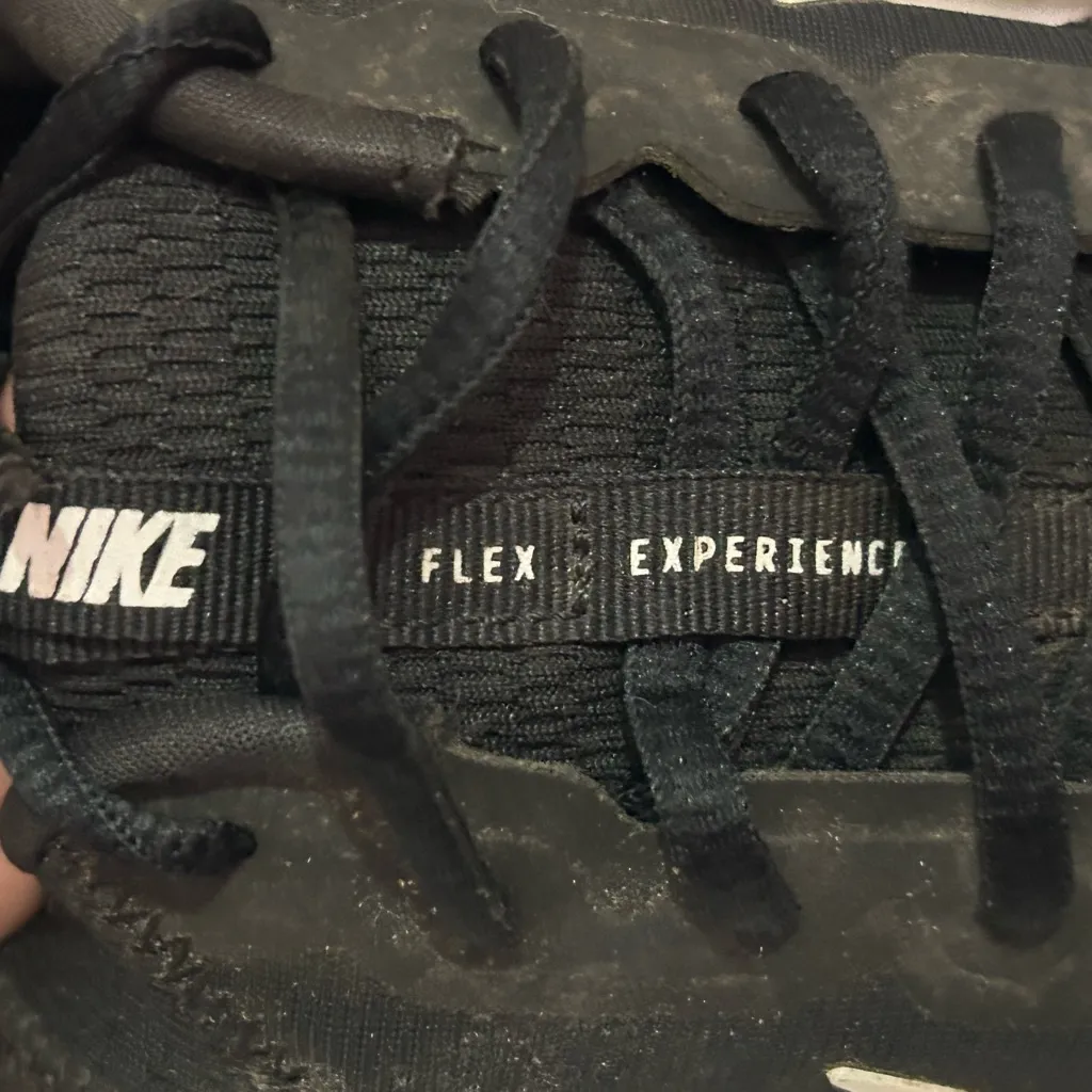 Nike Women's Black and White Athletic Shoes flex experiment size 7.5 women - Image 3