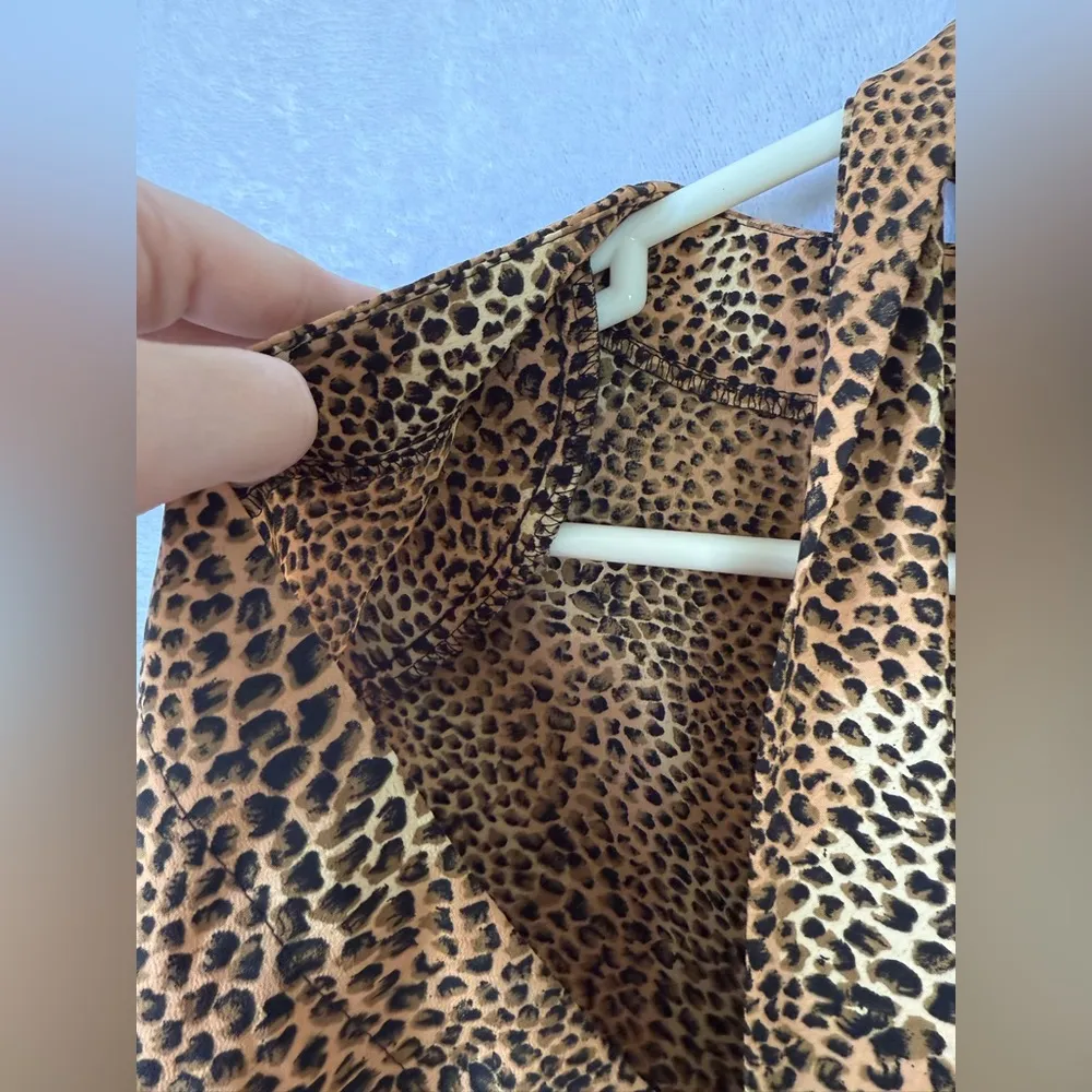 NWT VTG Riverchase size medium brown cheetah print top - Image 5