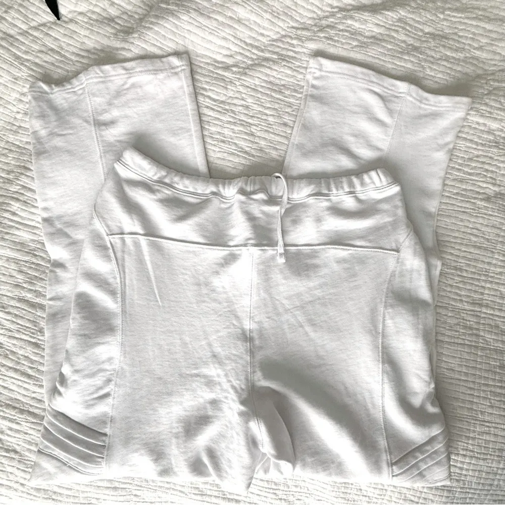 NWOT Best Of Straight Leg Moto White Sweatpants L - Image 5