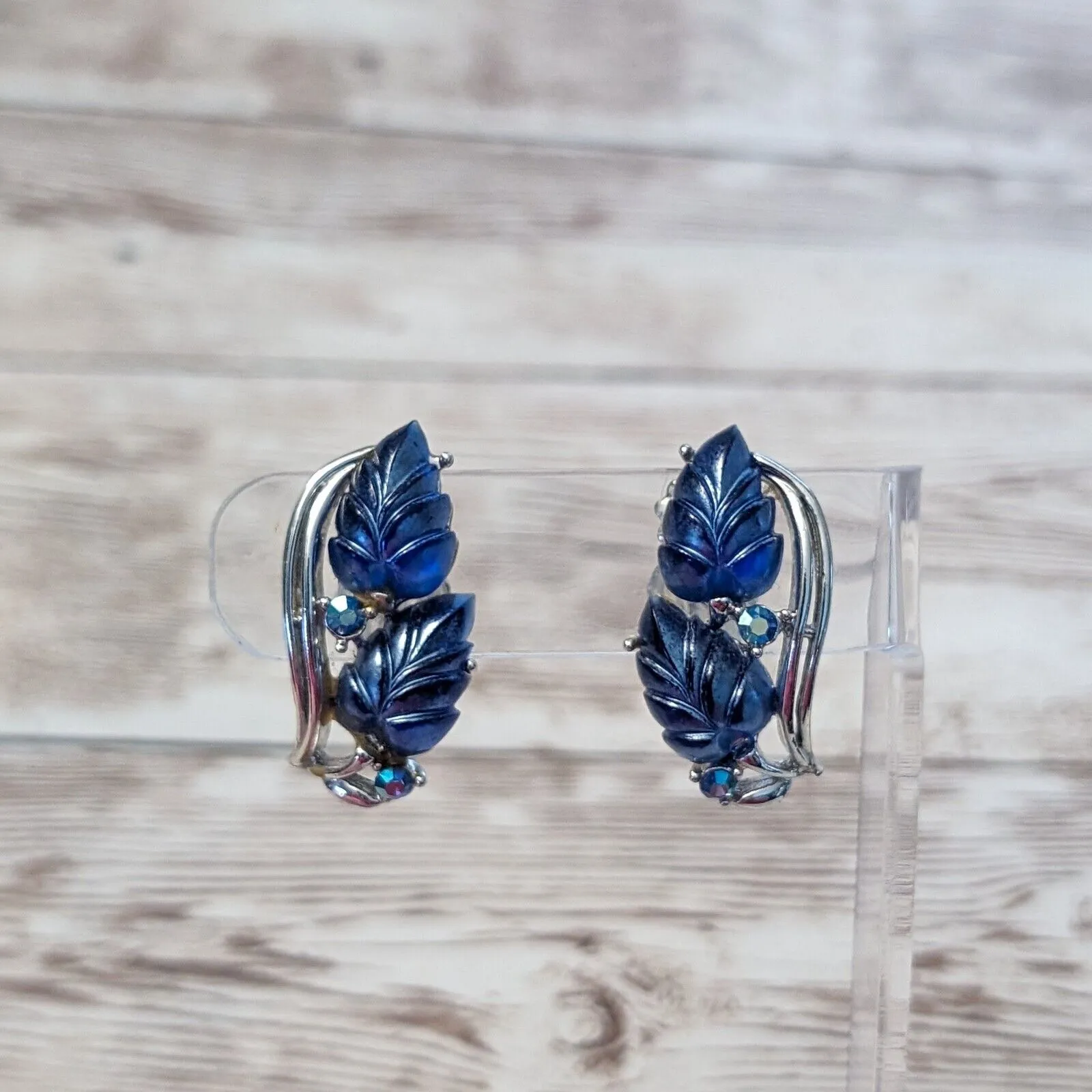 Vintage Clip On Earrings - Image 3