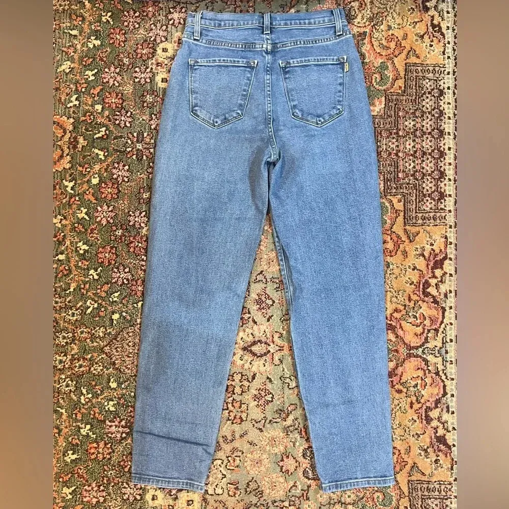 Vibrant Light Wash Mom Jeans - Image 3