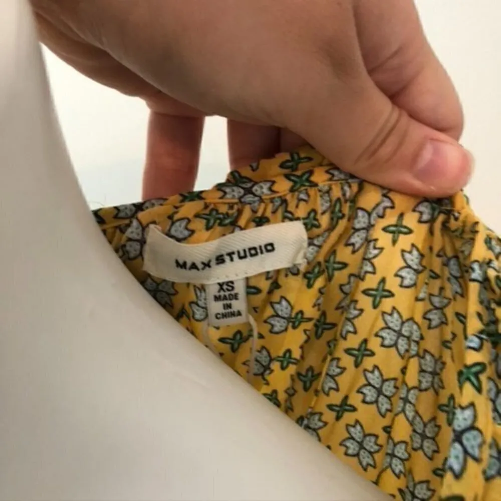 NEW NWT MAX STUDIO Floral Smocked Waist Top Yellow Blue Short Sleeve Cottagecore - Image 6