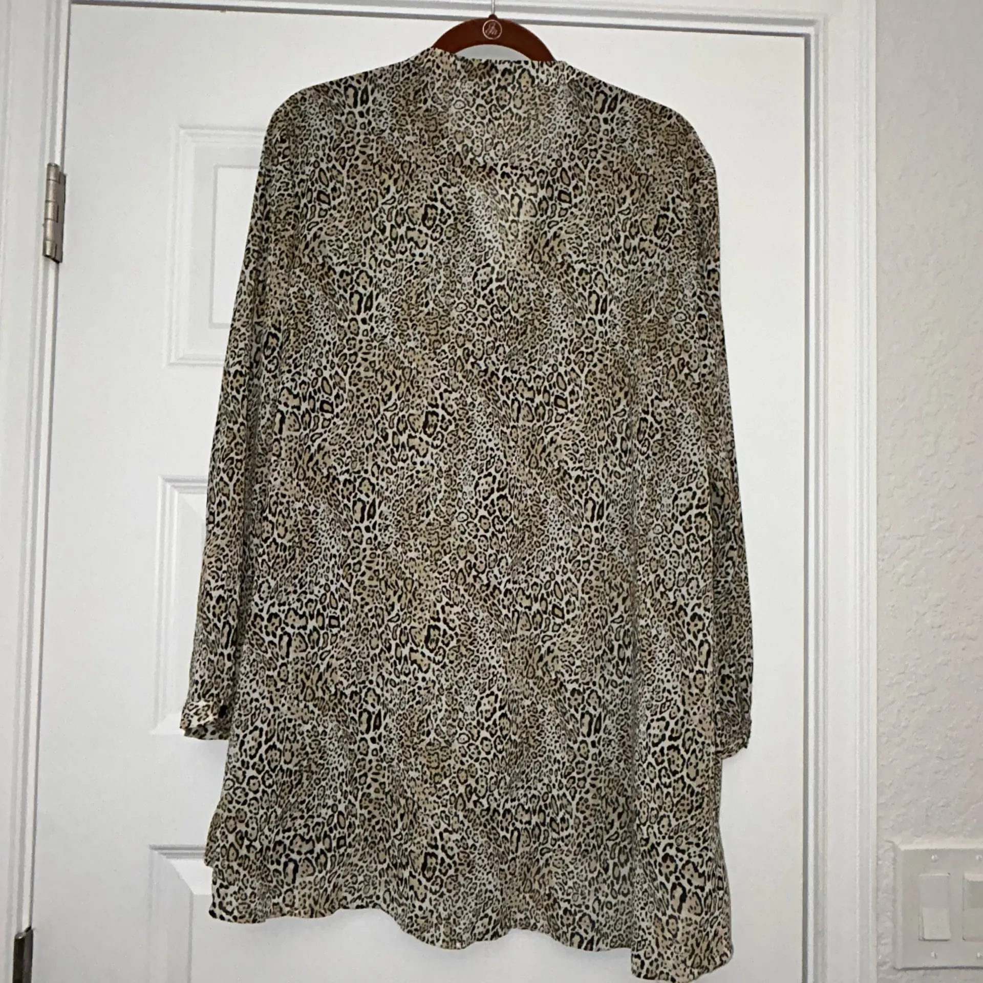Chico’s Animal Print Button Down Long Sleeve Blouse Shirt Tunic Top Chicos Size 3/XL  - Image 12