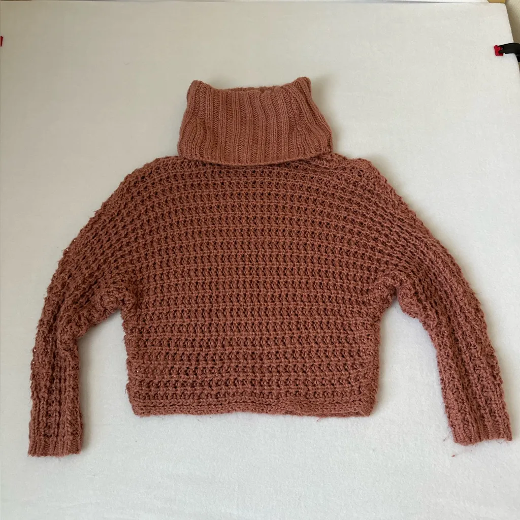 Express Chunky Knit Cropped Turtleneck Sweater – XS Rusty Pink - Image 7