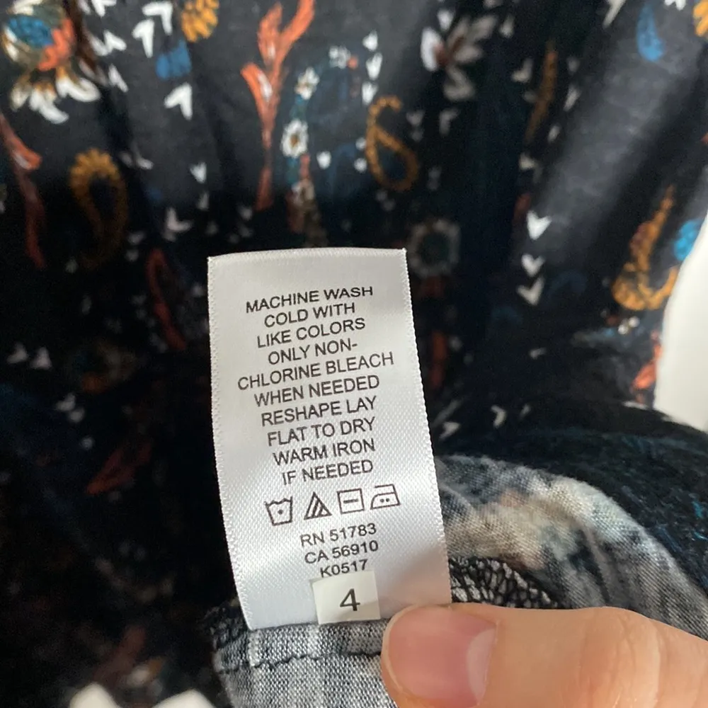 Maurices paisley floral lace neckline cutout 3/4 sleeve top size S - Image 12