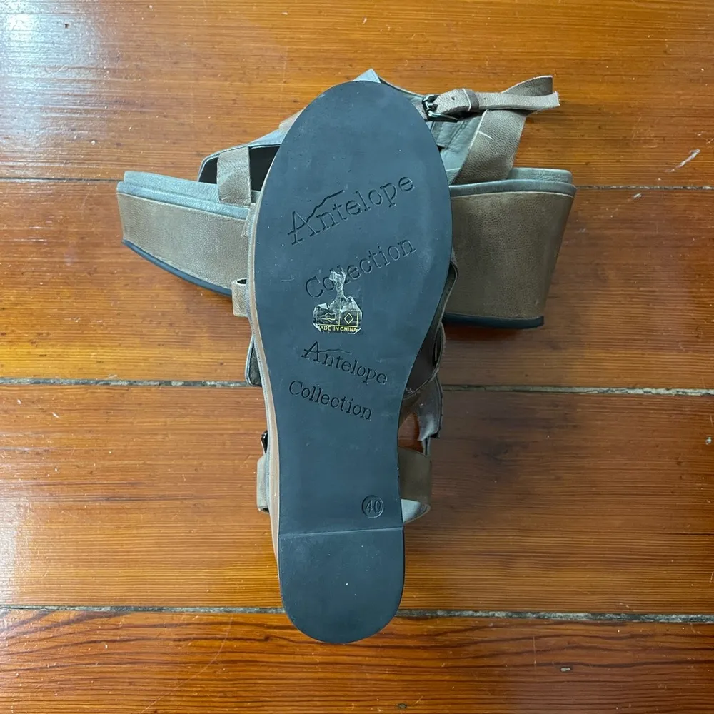 Antelope Kaitiyn Gray Metallic Leather Wedge Platform Buckle Sandals - Sz 40 - Image 10