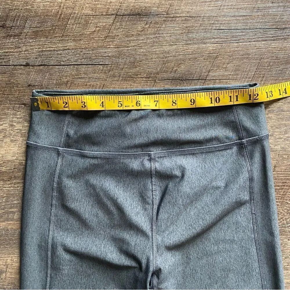 Under Armour Capri Legging Gray Black Small Compression Gym Workout - Image 8