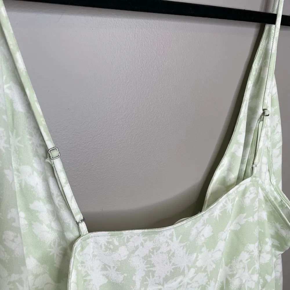 NWOT Nordstrom Leith Green White Floral Print Wrap Plus Size Camisole Blouse 3X - Image 7