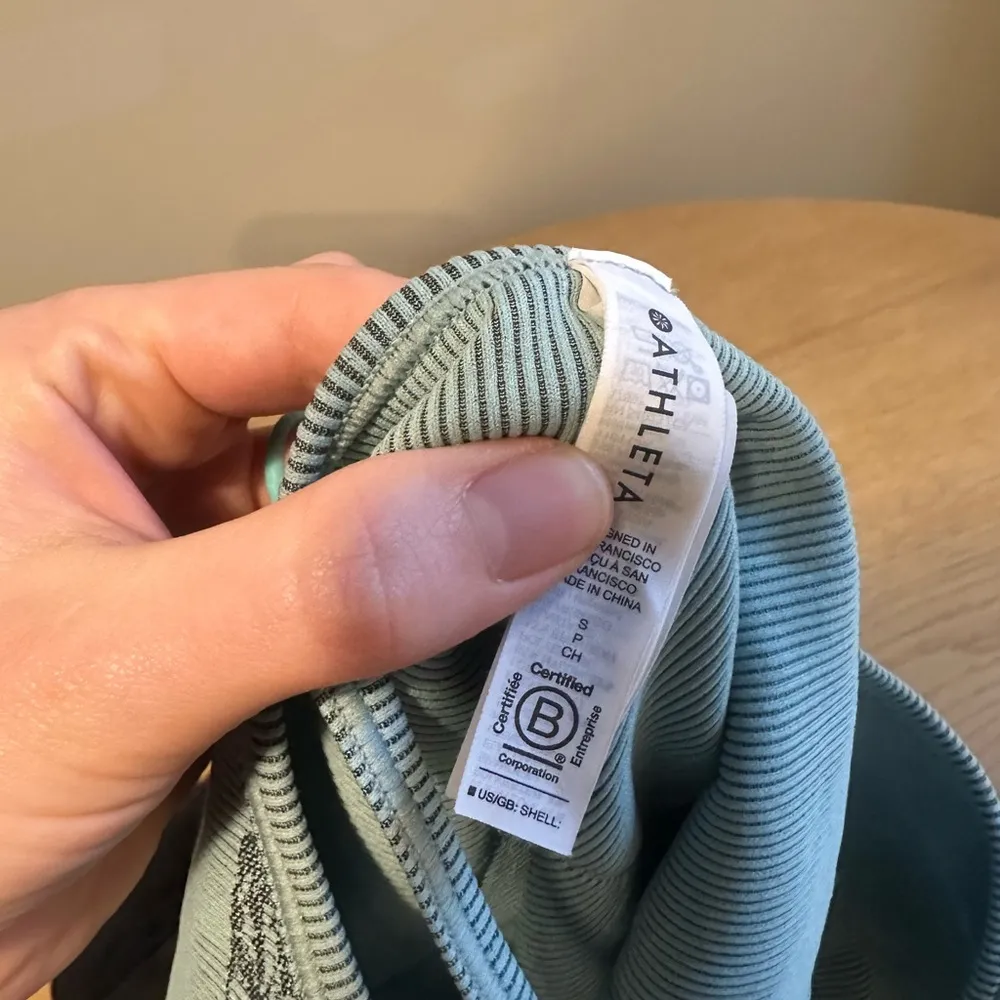 Athleta aurora high neck tank size small - Image 6