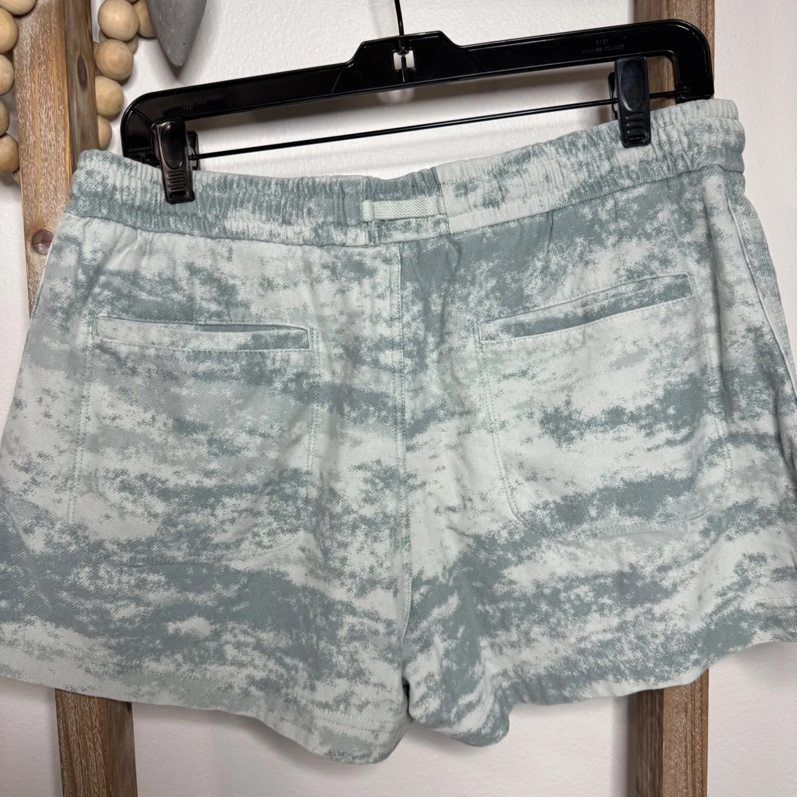 Athleta Farallon Drawstring Athletic Shorts Size Large‎ - Image 5