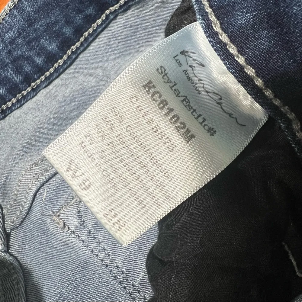 KanCan Trisha Midrise Flare Jean size 9/28 - Image 5