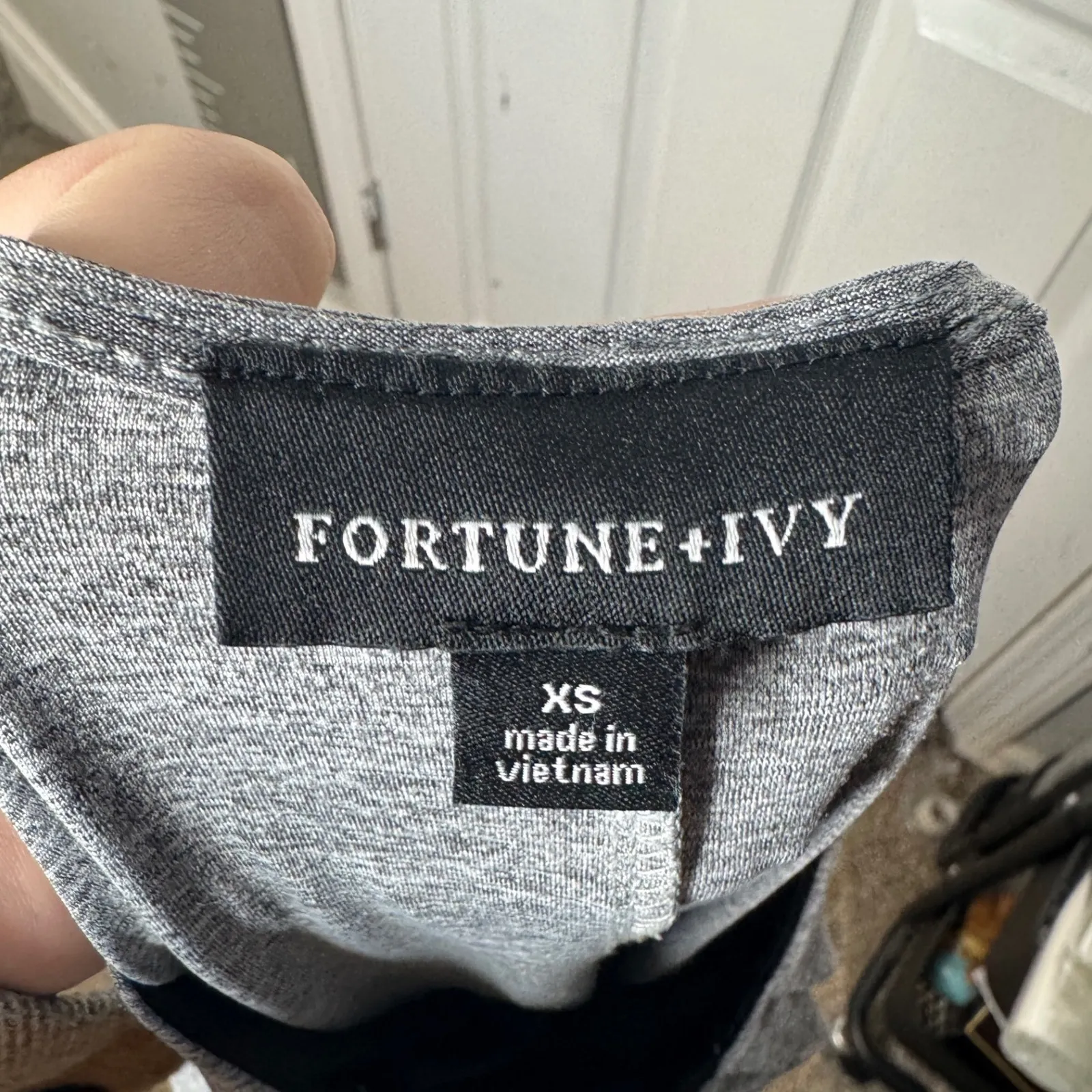 FORTUNE & IVY Gray Blouse Silver Bead Detail Ruched Cuffs Size XS - Image 3