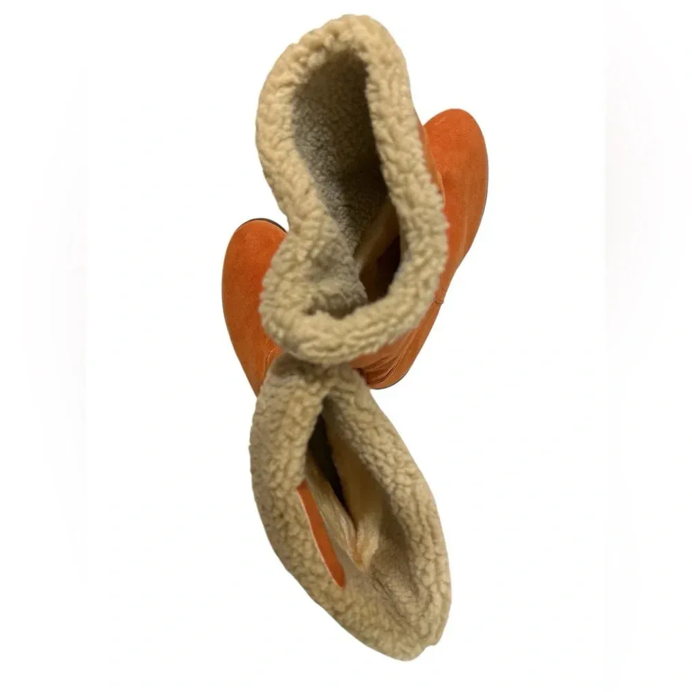 Suede orange pull on flocked chunky boots. NWOT Size 9 - Image 2