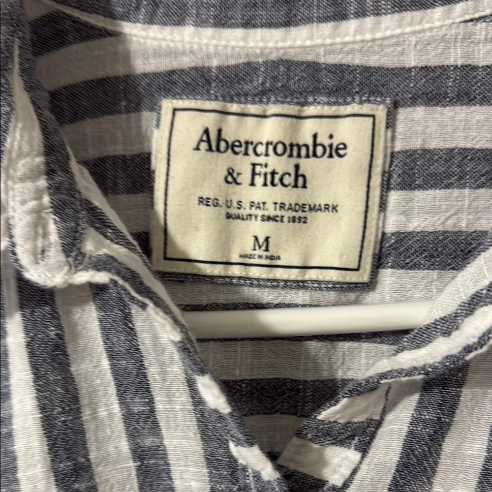 Abercrombie & Fitch Blue and White Striped Casual Shirt - Image 2