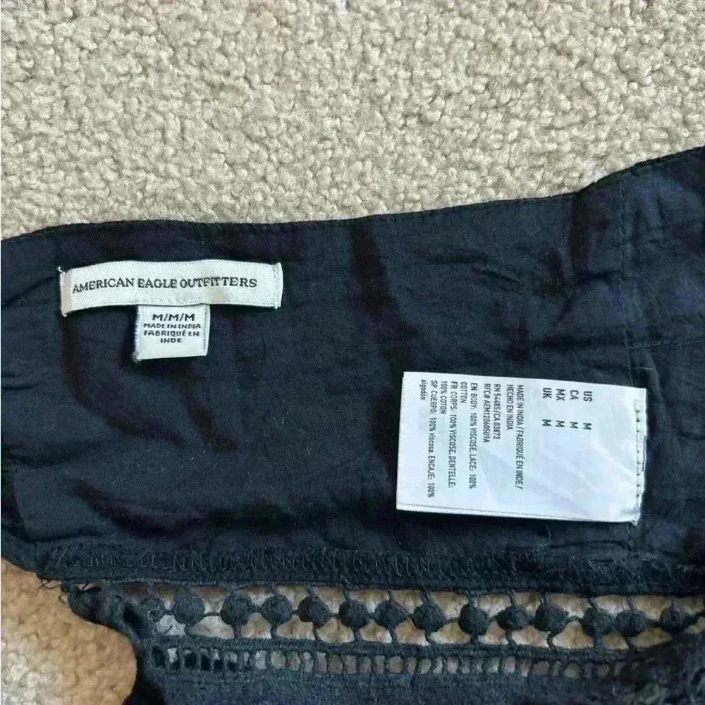 American eagle outfitters black halter top in size medium - Image 3