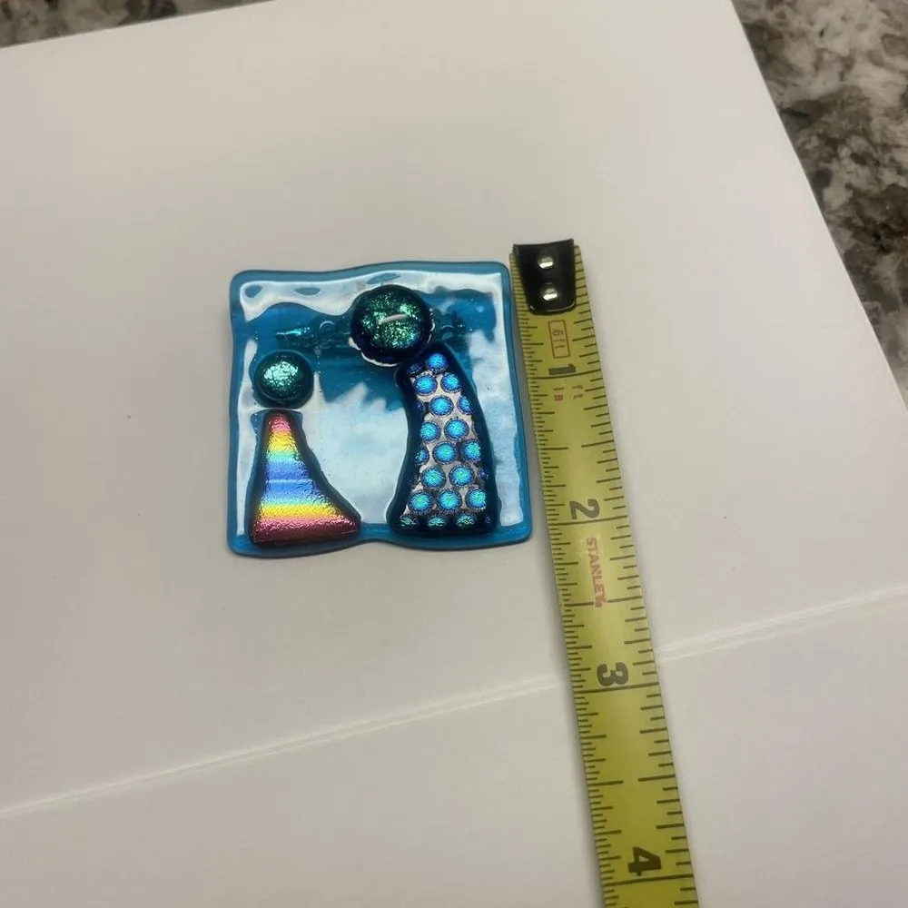 Costume Brooch Pin Dual Pendant Hand Crafted Glass People Talking Blue Art - Image 2