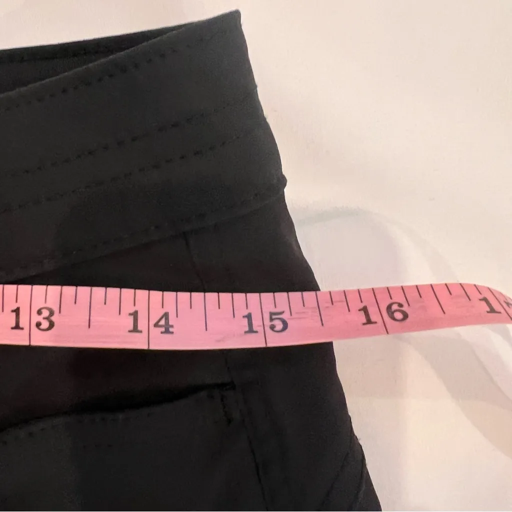 Eddie Bauer Women's Black Shorts - Image 6