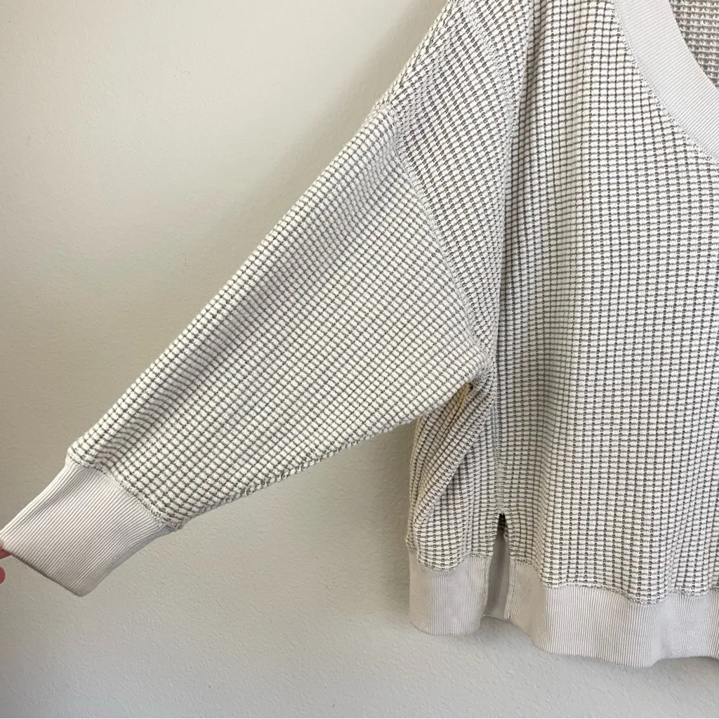 American Eagle AE Big Hug V-Neck Waffle Oversized Sweatshirt Cream Size M - Image 5