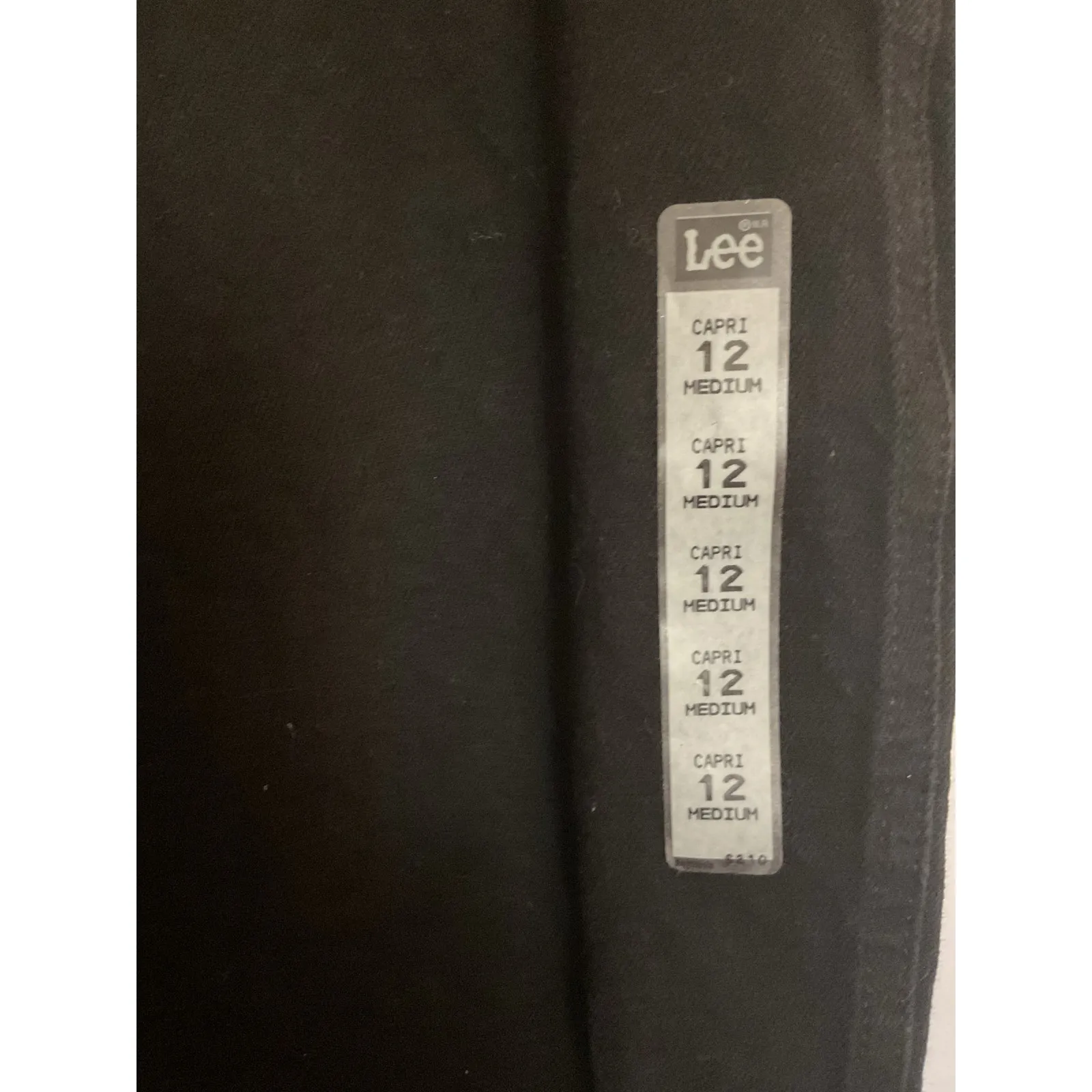 Lee Women’s Black Stretch Capri Pants Size 12 Medium NWT - Image 3