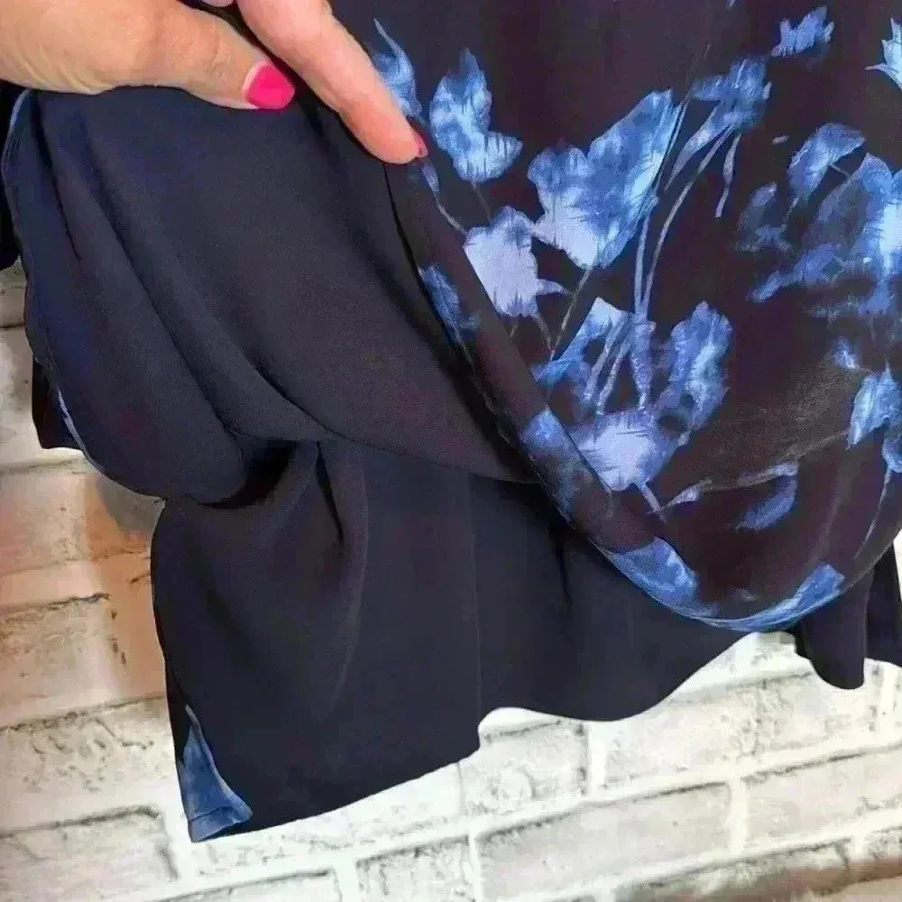 Vince Camuto dress size small in excellent condition black‎ blue and white color - Image 6