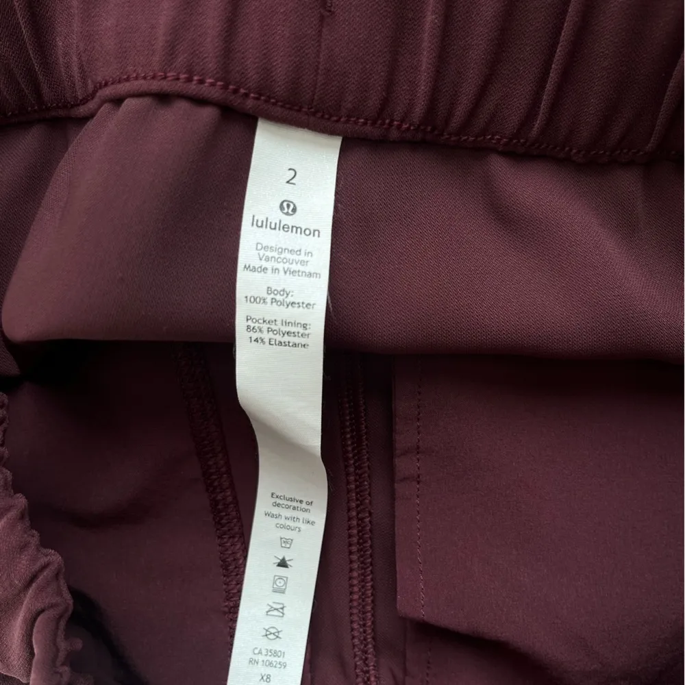 on the fly woven shorts Casis maroon 2 - Image 8