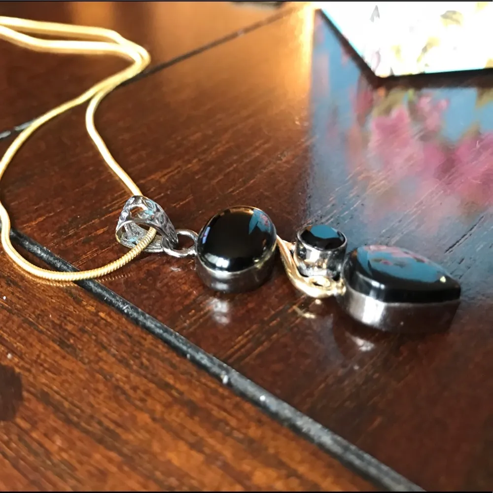 Cute Black onyx Rhodium Necklace w GF yellow chain - Image 8