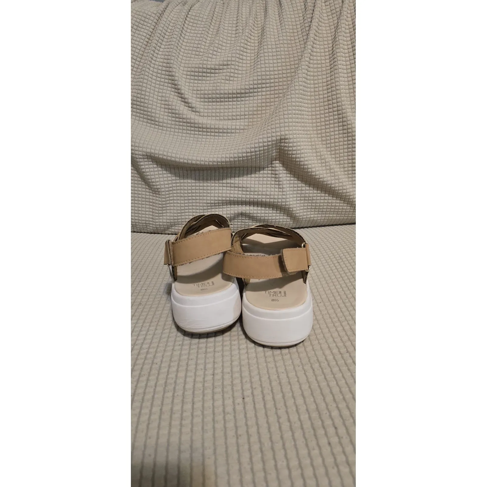 Time And True Beige Leather Sandals with Cross Strap Design Tan Size 8 - Image 2