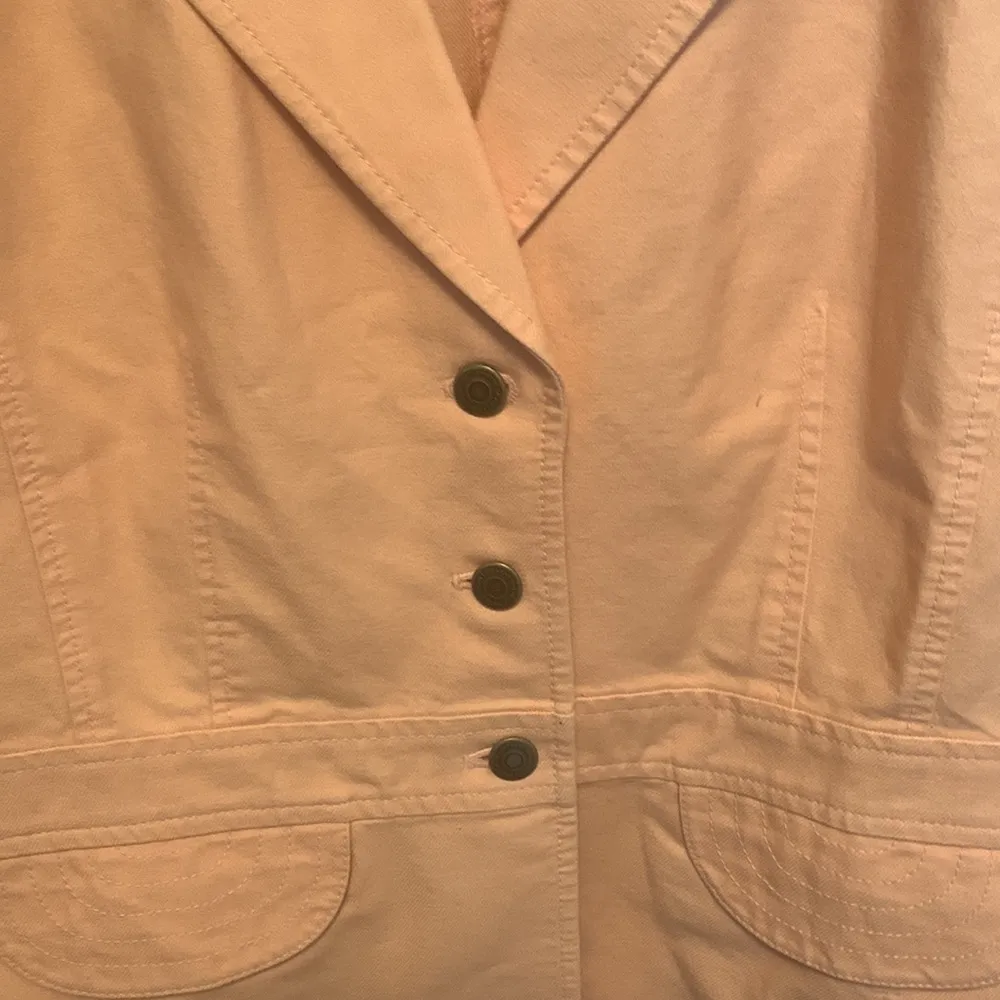 Women Ann Taylor Loft Petite SZ 10
100% Cotton Peach Blazer Never been Worn - Image 2