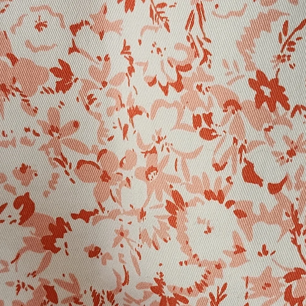 Gap Pink & Coral Floral 3" City Shorts Size 12 - Image 3